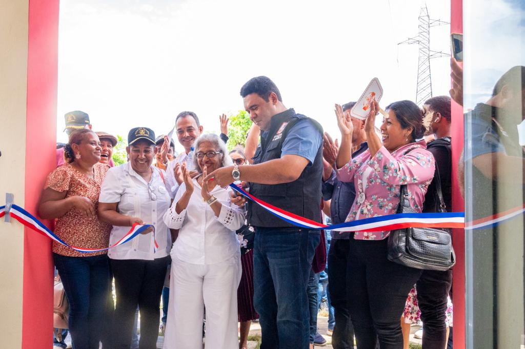 Alcalde Cholitin entrega Centro Comunal en la comunidad del Guanito.